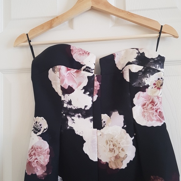 🔥Keepsake divide Tulip dress🔥New with Tags - Picture 5 of 5